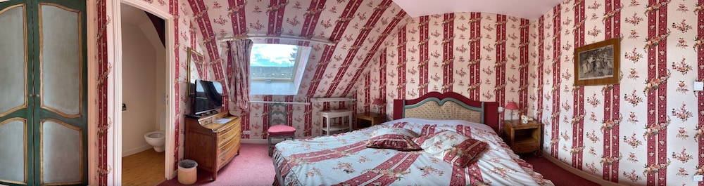 Signature Suite, 2 Bedrooms, Courtyard View