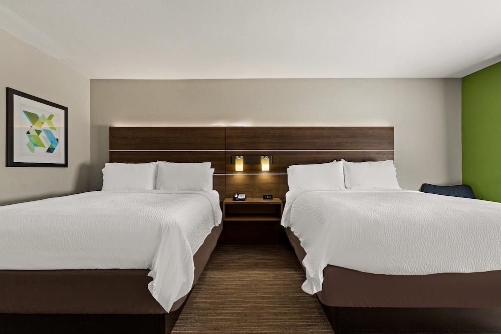Standard Room, 2 Queen Beds - Photo 3