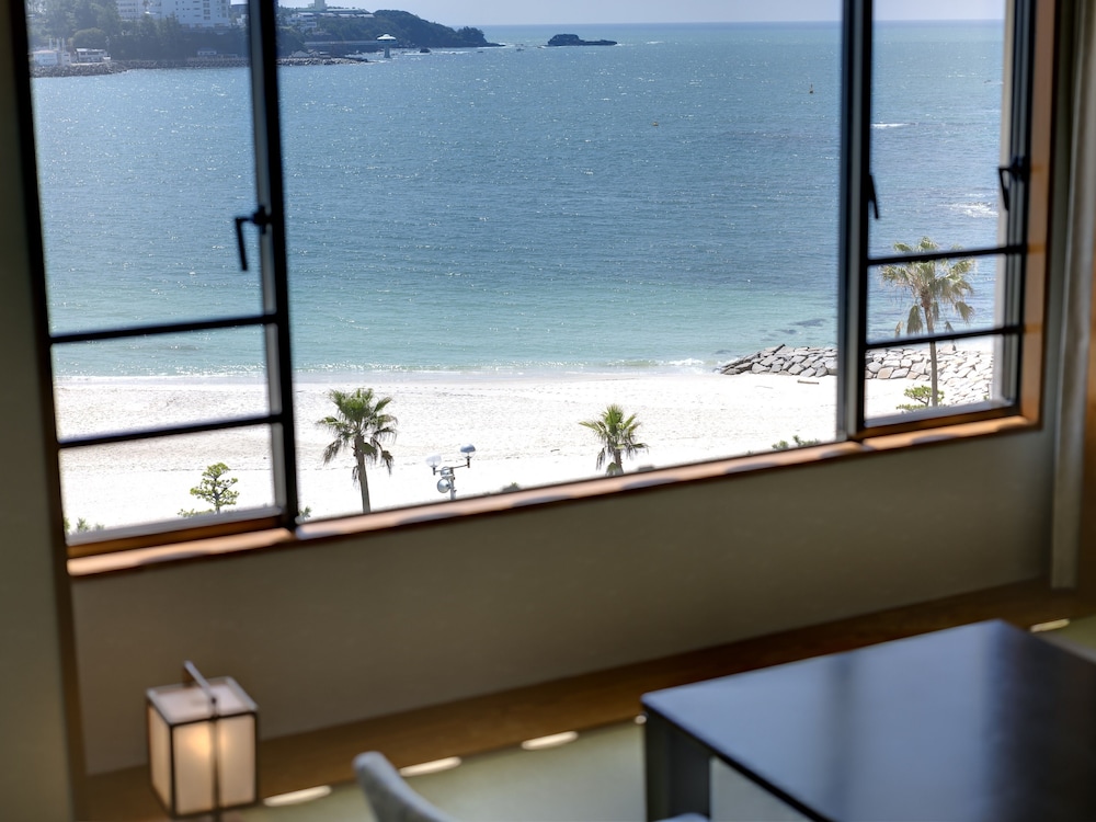 Royal Floor Japanese Room with Ocean View - Non-Smoking - Photo 6