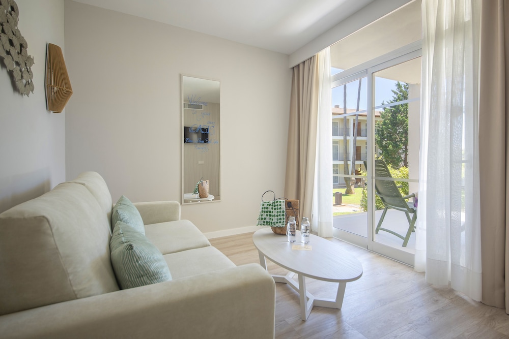 Premium Suite, Terrace (3 Adults + 1 Child)