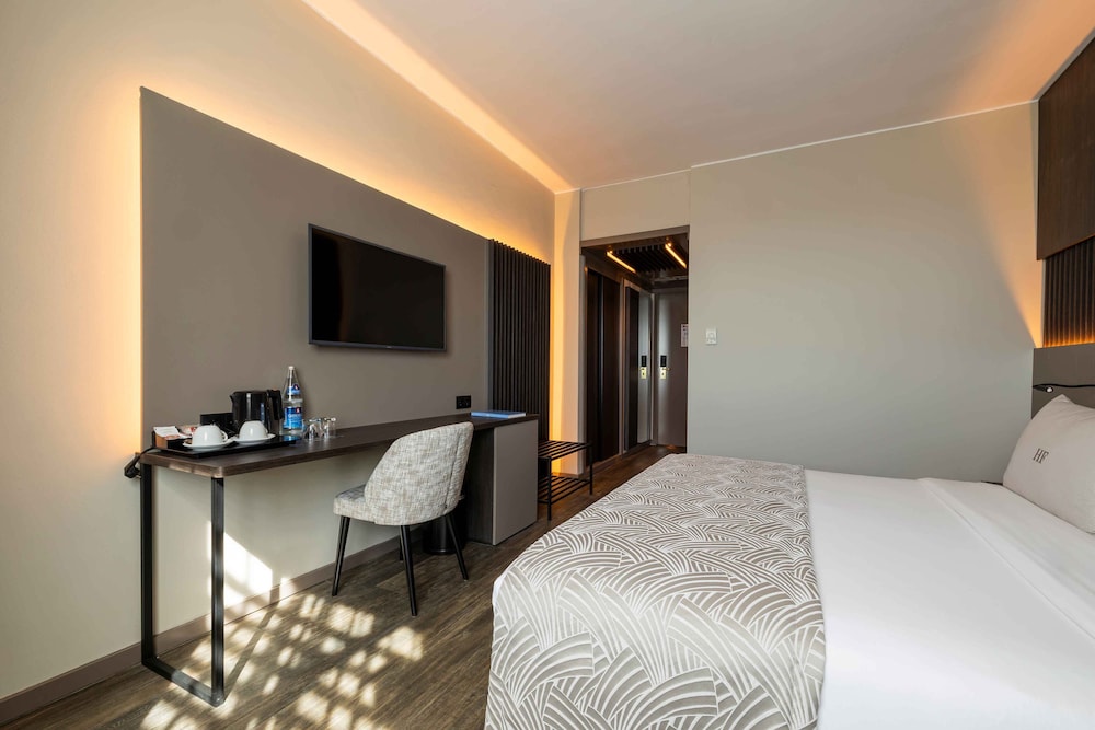 Deluxe Double or Twin Room - Photo 2