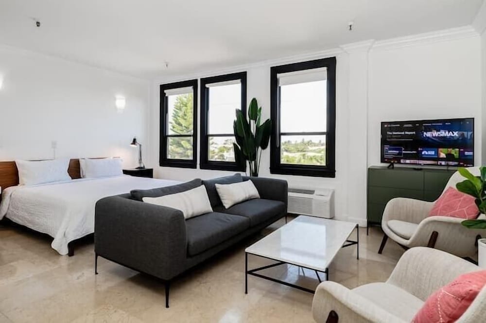 Condo, Tropical Tribeca