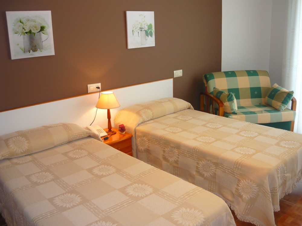 Double Room - Photo 7