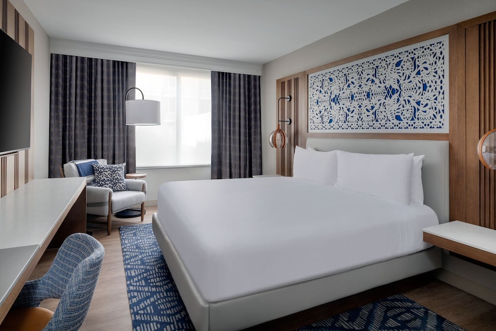 Club Room, 1 King Bed (Hearing Accessible) - Photo 1