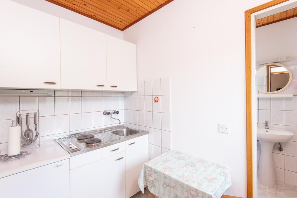 Apartment (Sugor - 70 m from sea - A3(3))