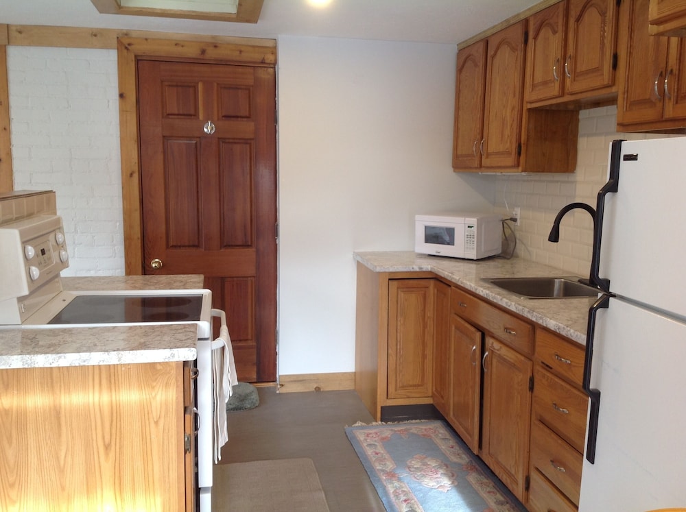Premium Studio Suite, 1 Queen Bed photo 3