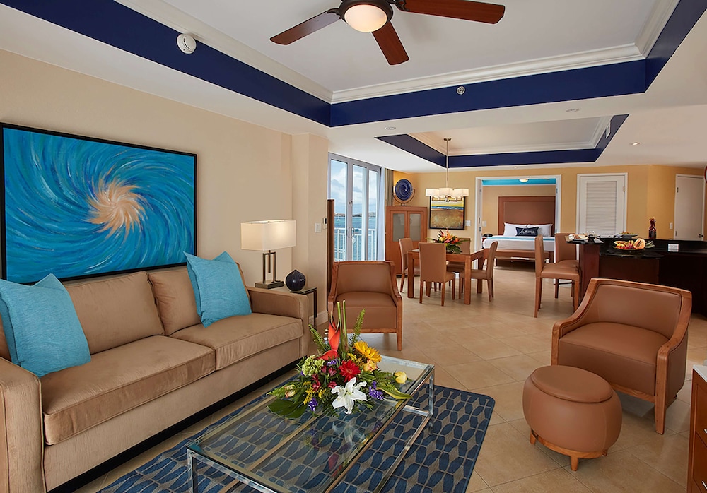 Beach Tower 1 Bedroom Suite - Photo 10