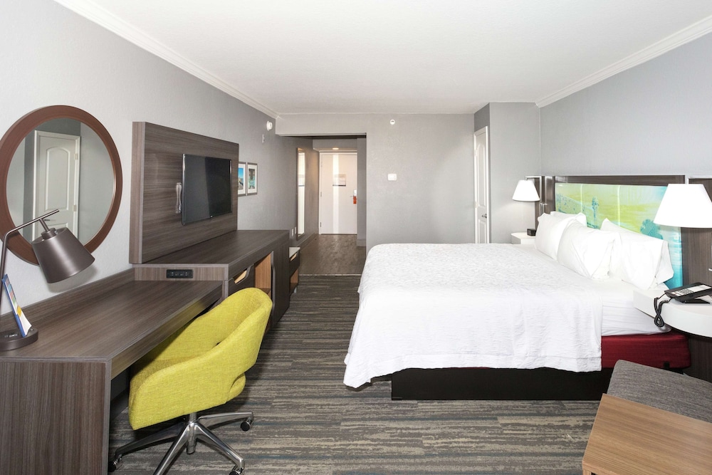 Room, 1 King Bed, Non Smoking (Streetside View) photo 2