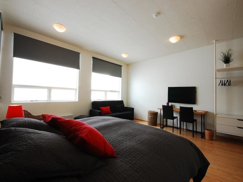 Superior Double Room, 1 King Bed with Sofa bed, Private Bathroom, Ocean View photo 2