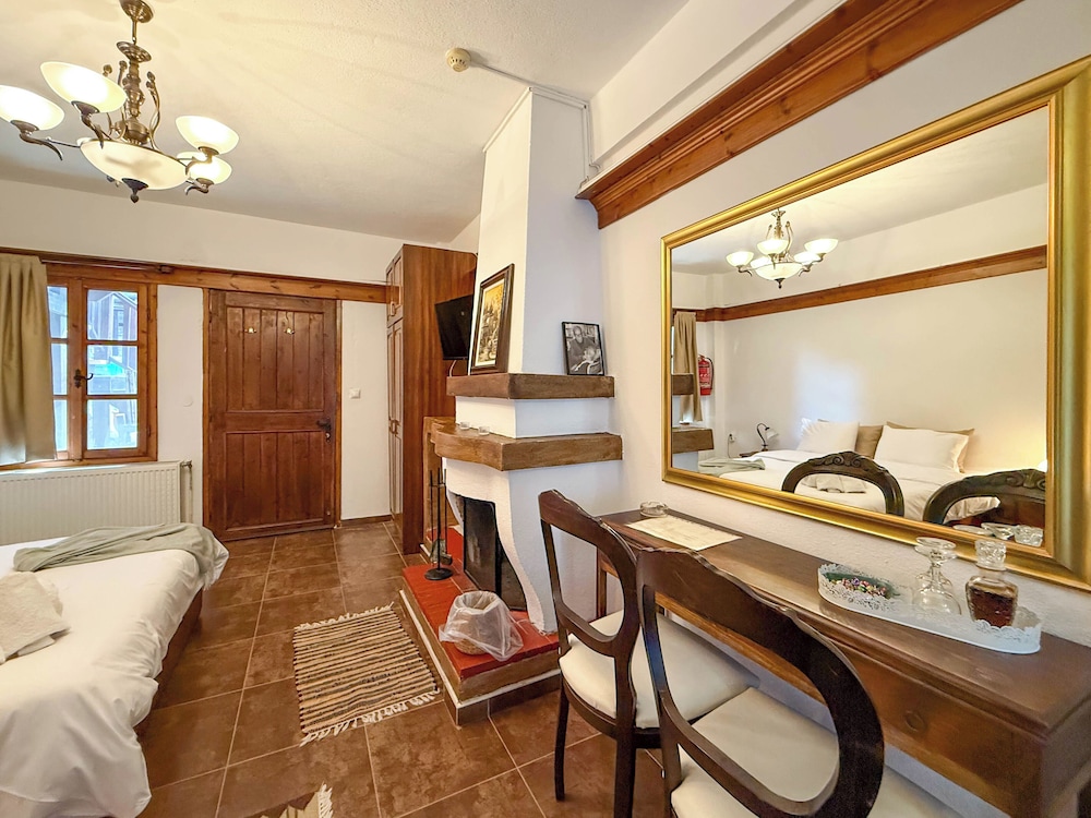 Standard Quadruple Room, Partial Sea View photo 2