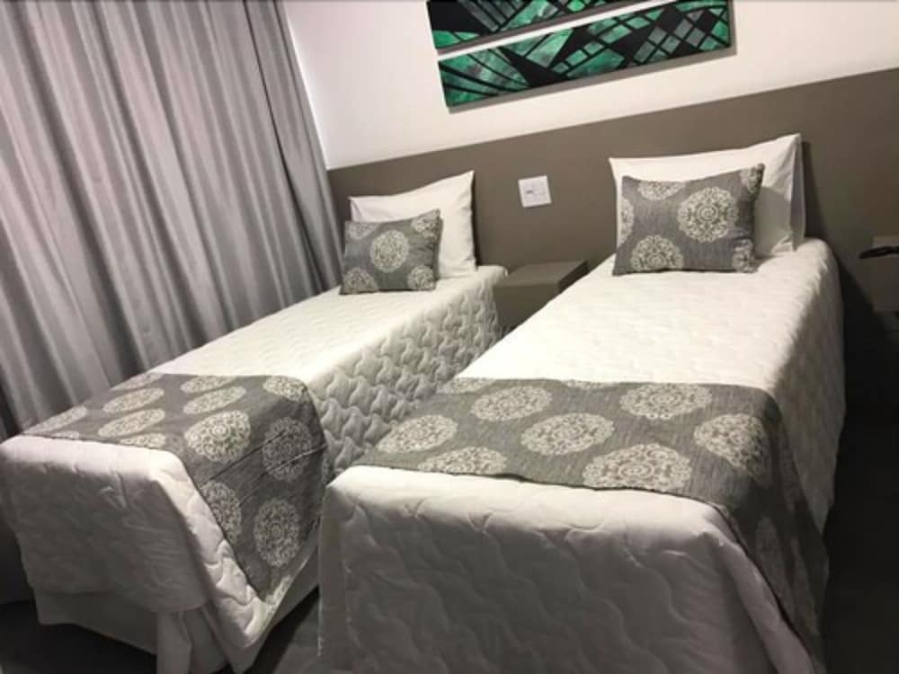 Deluxe Twin Room photo 2