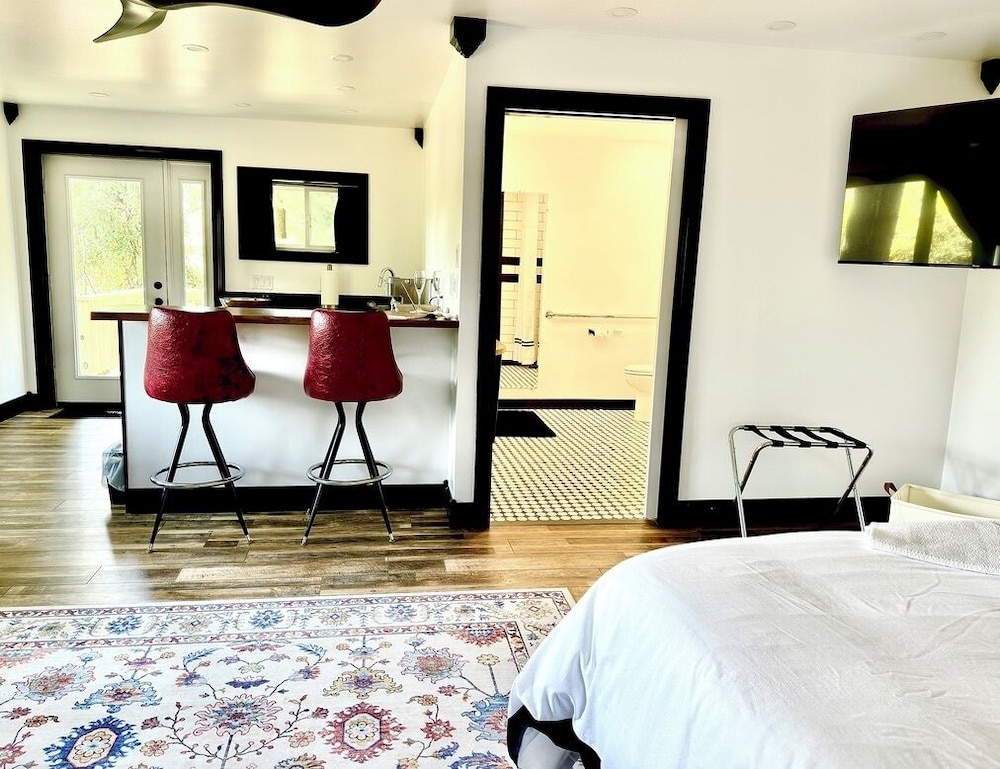 Corey Lake Private Suite