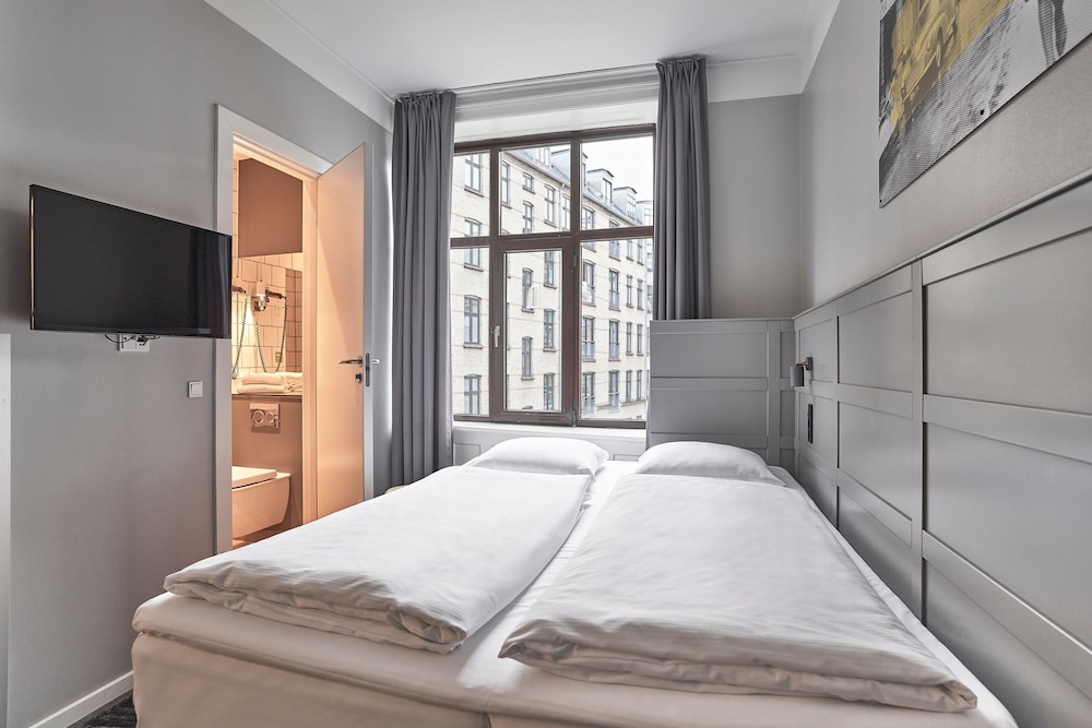 Double Room, 1 Double Bed