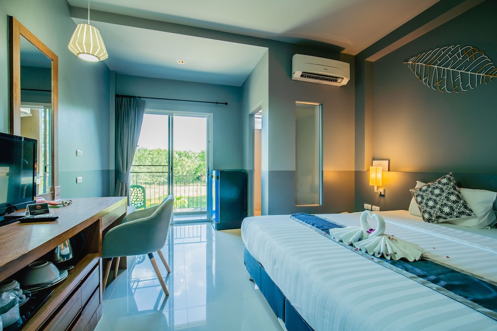 Superior King or Twin Room - Photo 9
