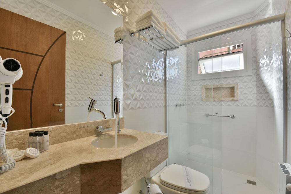 Deluxe Room, 1 Queen Bed