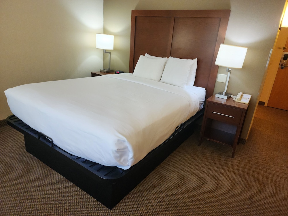 Room, 2 Queen Beds, Non Smoking - Photo 1
