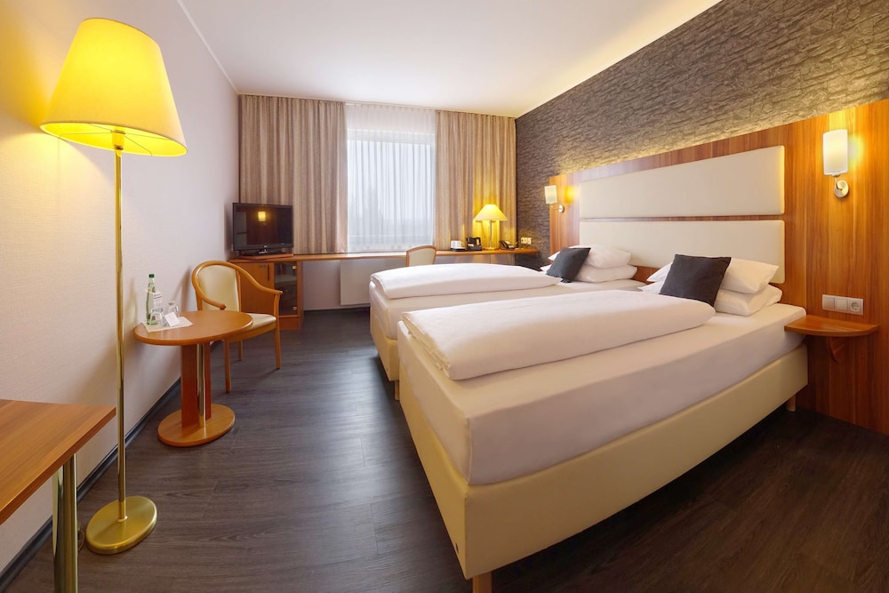 Comfort Room, 1 King Bed (Converts to 2 Twin Beds)