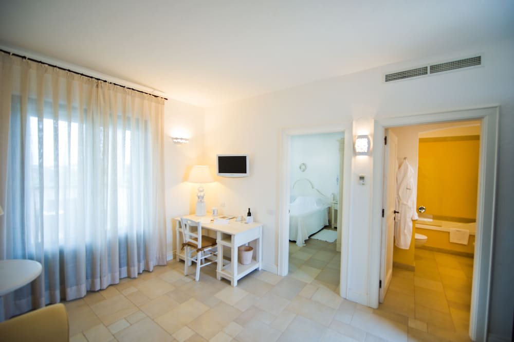 Suite - Photo 9