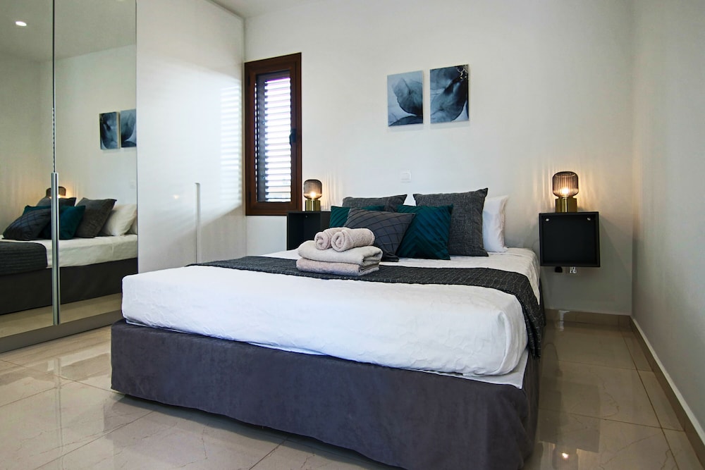 Luxury Apartment photo 1