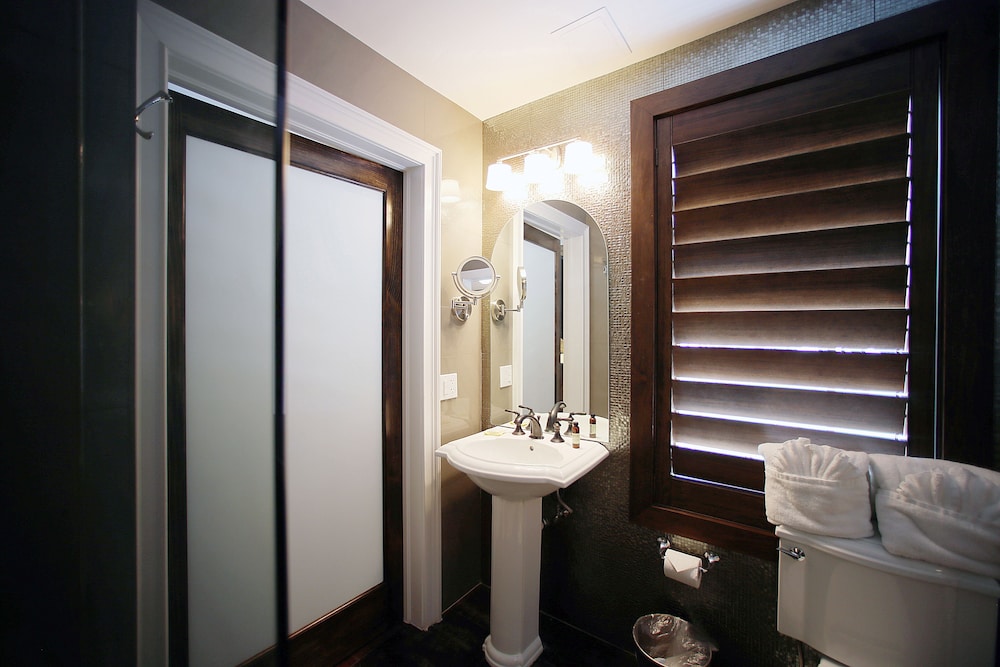 Cavalier Ocean View Suite - Photo 17