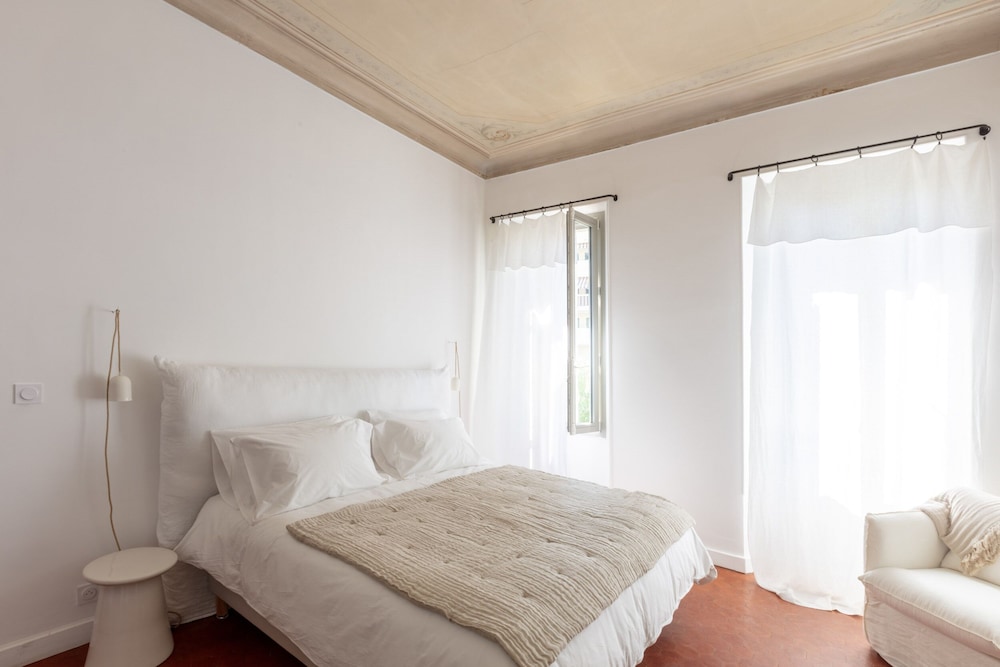 Deluxe Suite, Multiple Beds, Non Smoking, Garden View photo 1