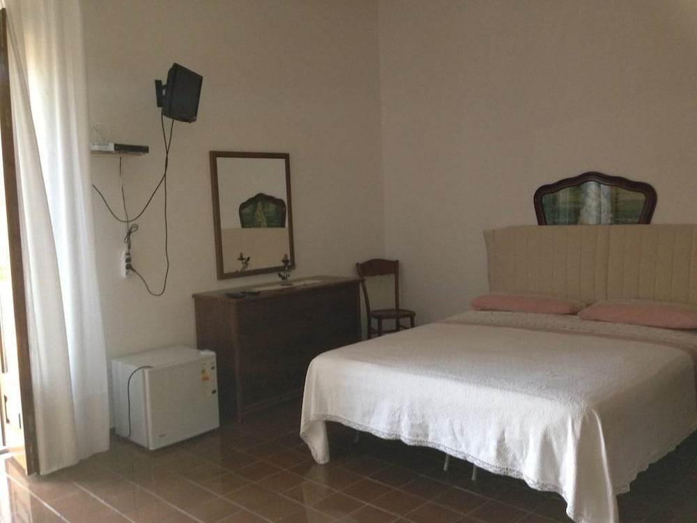 Standard Double Or Twin Room - Photo 2
