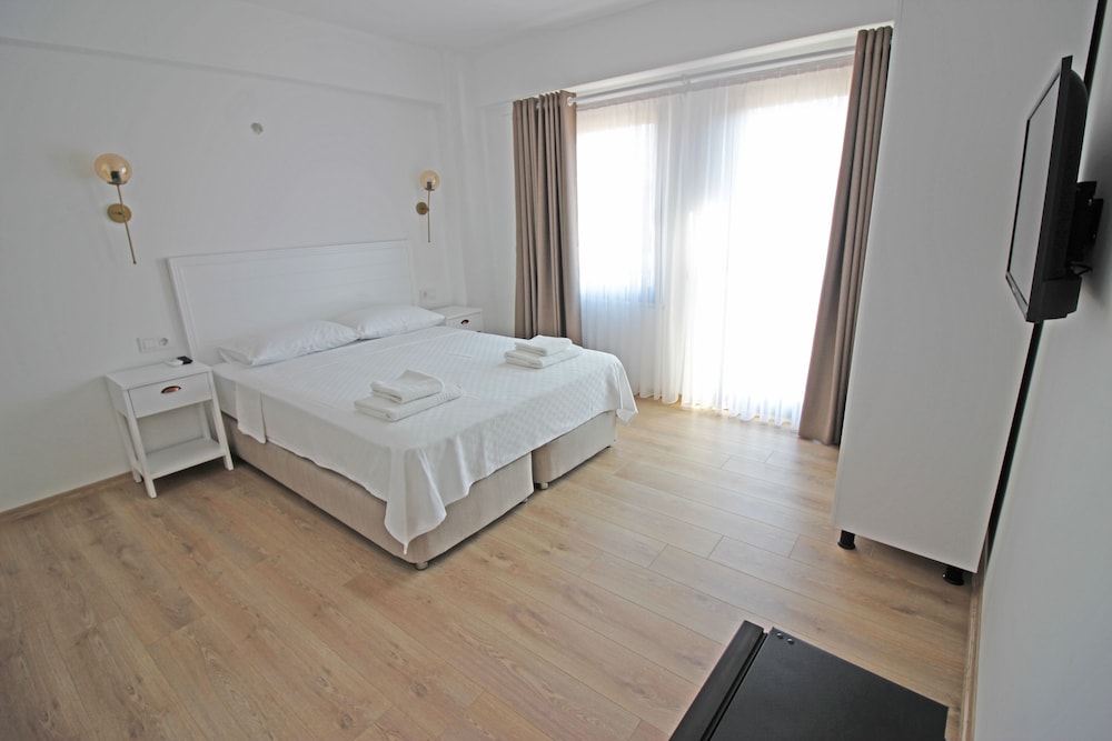 Deluxe Room, Balcony, Garden View photo 1