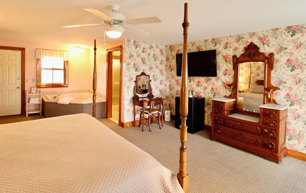 Room, 1 King Bed, Non Smoking, Garden View photo 3