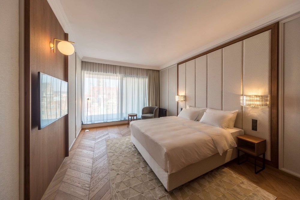 Presidential Suite (RV & Spa Access)