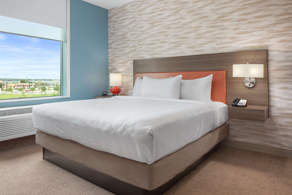 Suite, 1 King Bed, Accessible, Non Smoking (Hearing) - Photo 2