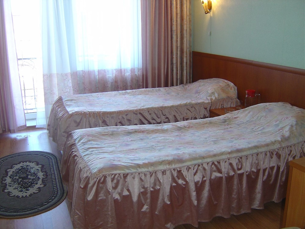 Economy Twin Room, Tower photo 3