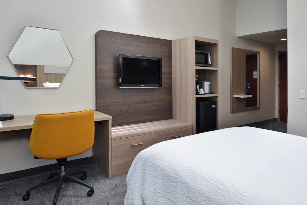 Standard Room, 1 King Bed (Leisure) - Photo 6