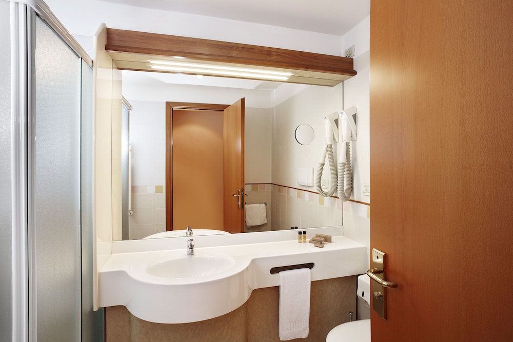 Superior Triple Room - Photo 7