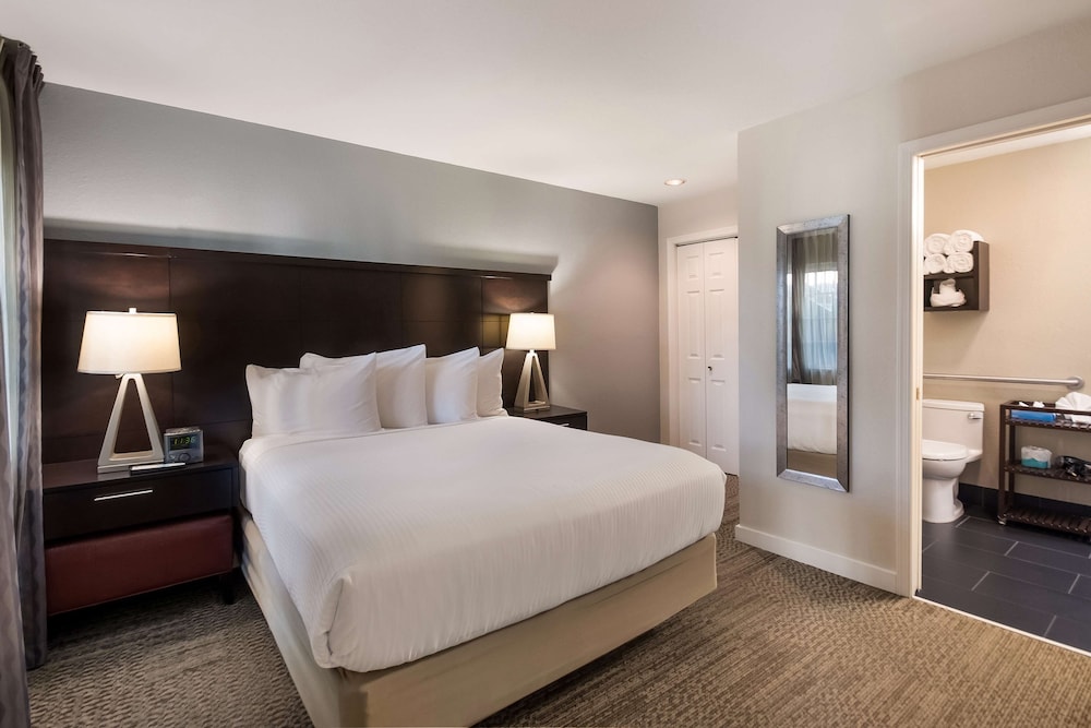 Suite, 2 Queen Beds, Accessible (Two Bedroom Mobility Hearing Shower) photo 2
