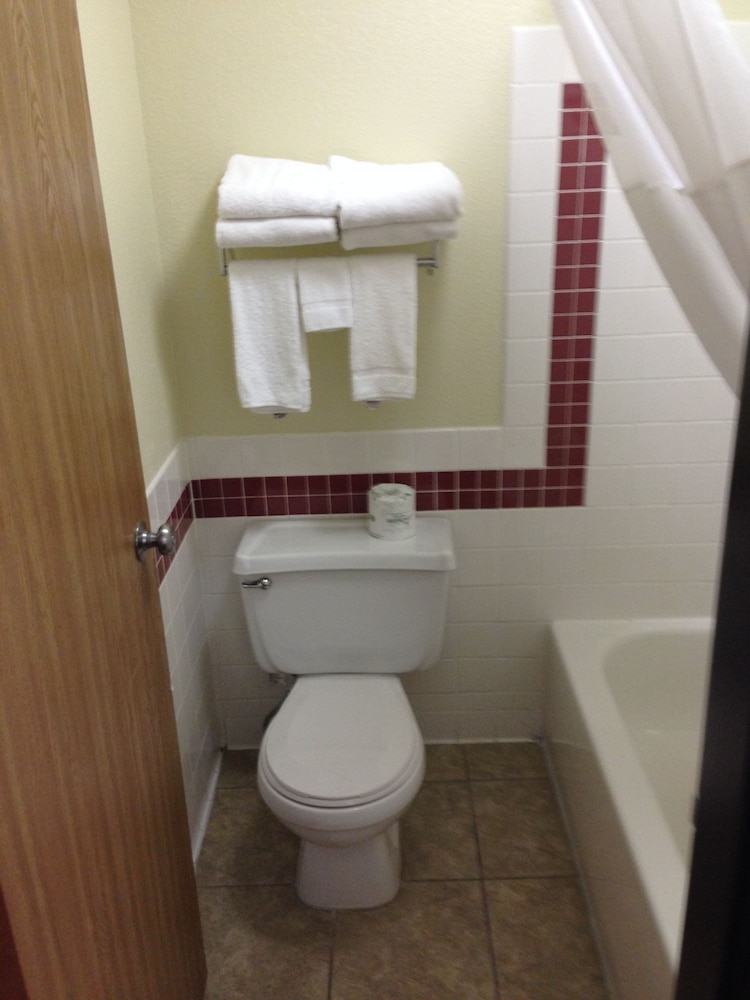 Superior Studio Suite, 1 King Bed, Non Smoking - Photo 3