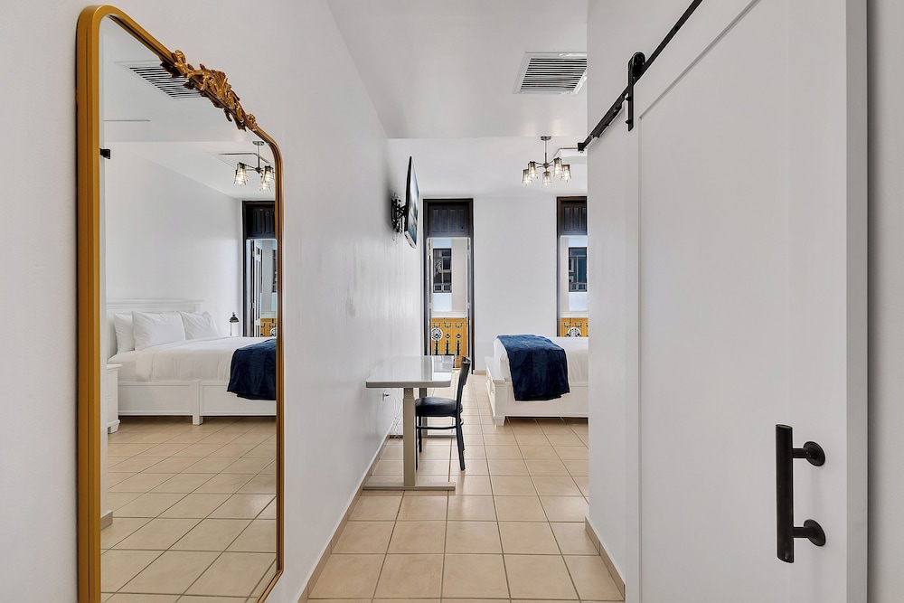 Classic Suite, Balcony, Park View