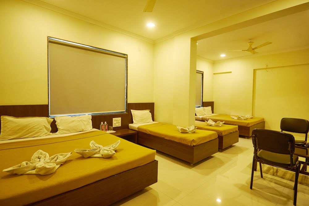 Deluxe Family Non A/C Room - Photo 2