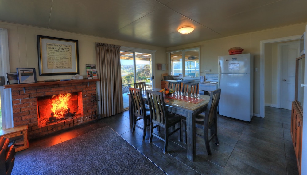 Basic Cottage, 3 Bedrooms, Ocean View photo 3