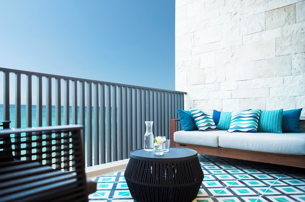 Premium Room, 1 King Bed (Ocean Front)