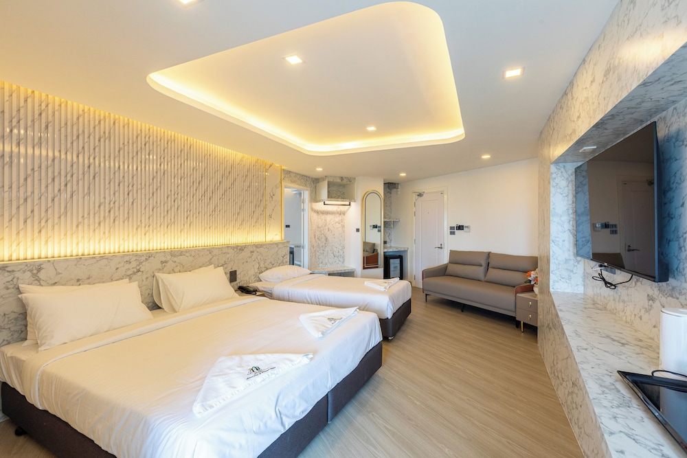 Triple Deluxe Room