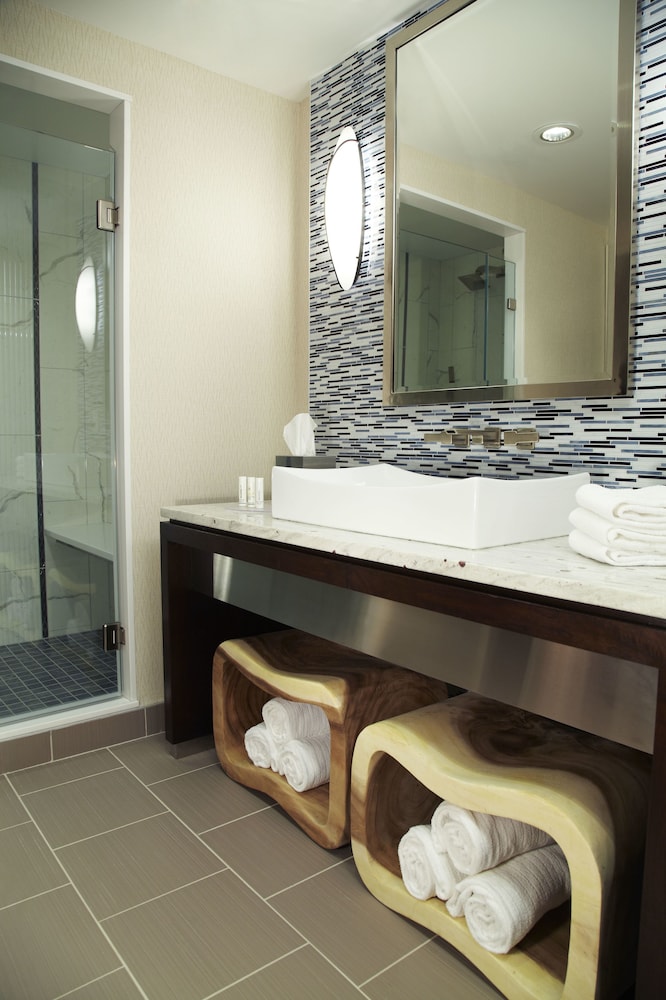 Suite, 1 Bedroom photo 3