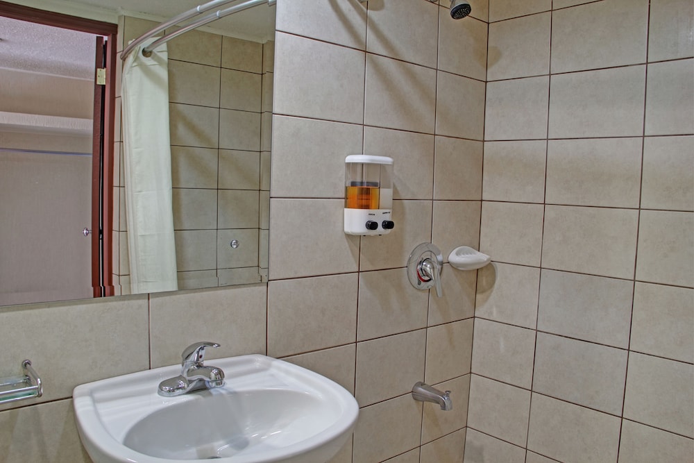 Standard Room, 2 Double Beds, Non Smoking, Balcony - Photo 5