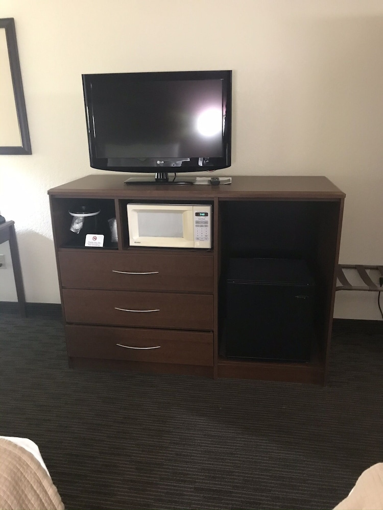 Room, 2 Queen Beds, Accessible, Non Smoking photo 3