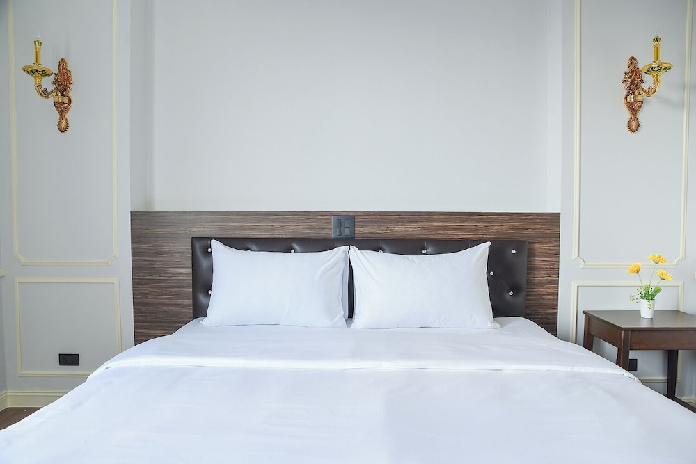 Senior Double Room, City View photo 2