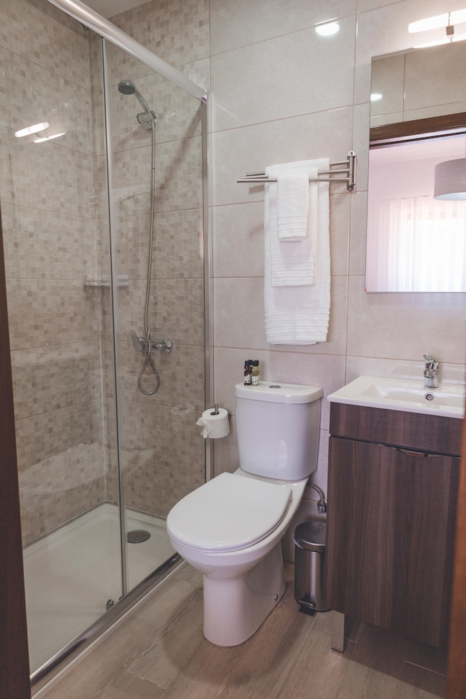 Deluxe Suite photo 2