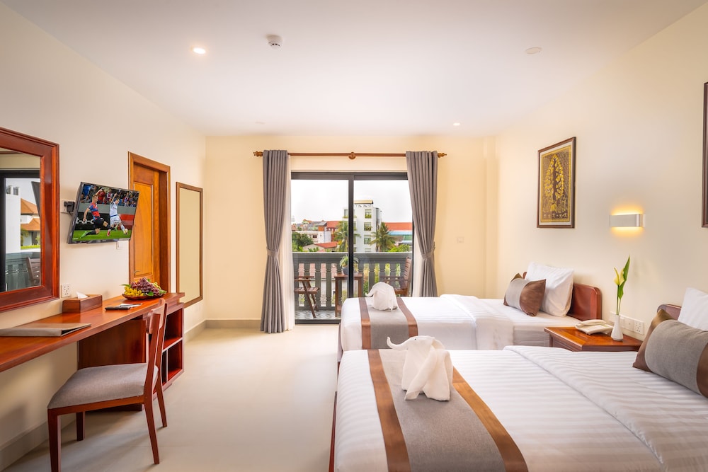 Premier Deluxe Twin With Balcony - Photo 14