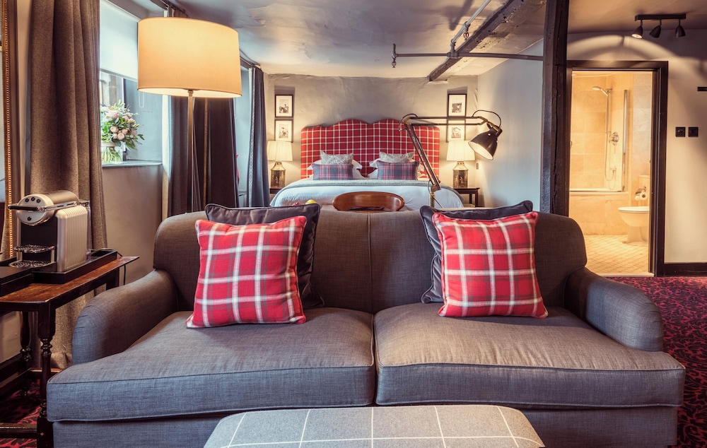 Superior Room, 1 King Bed (Main) photo 1