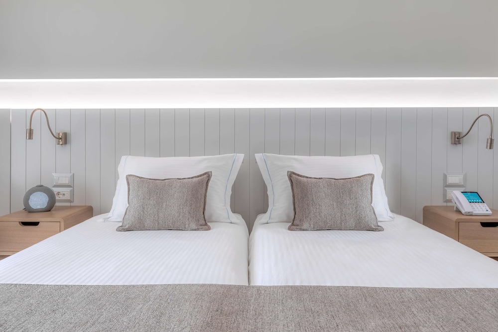 Superior Double or Twin Room photo 3
