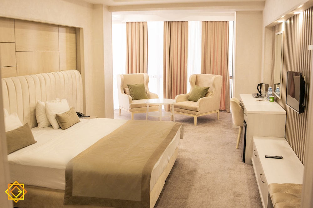 Deluxe Double Room, 1 King Bed photo 2