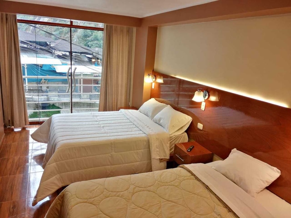 Family Quadruple Room, Multiple Beds, Private Bathroom, Mountain View